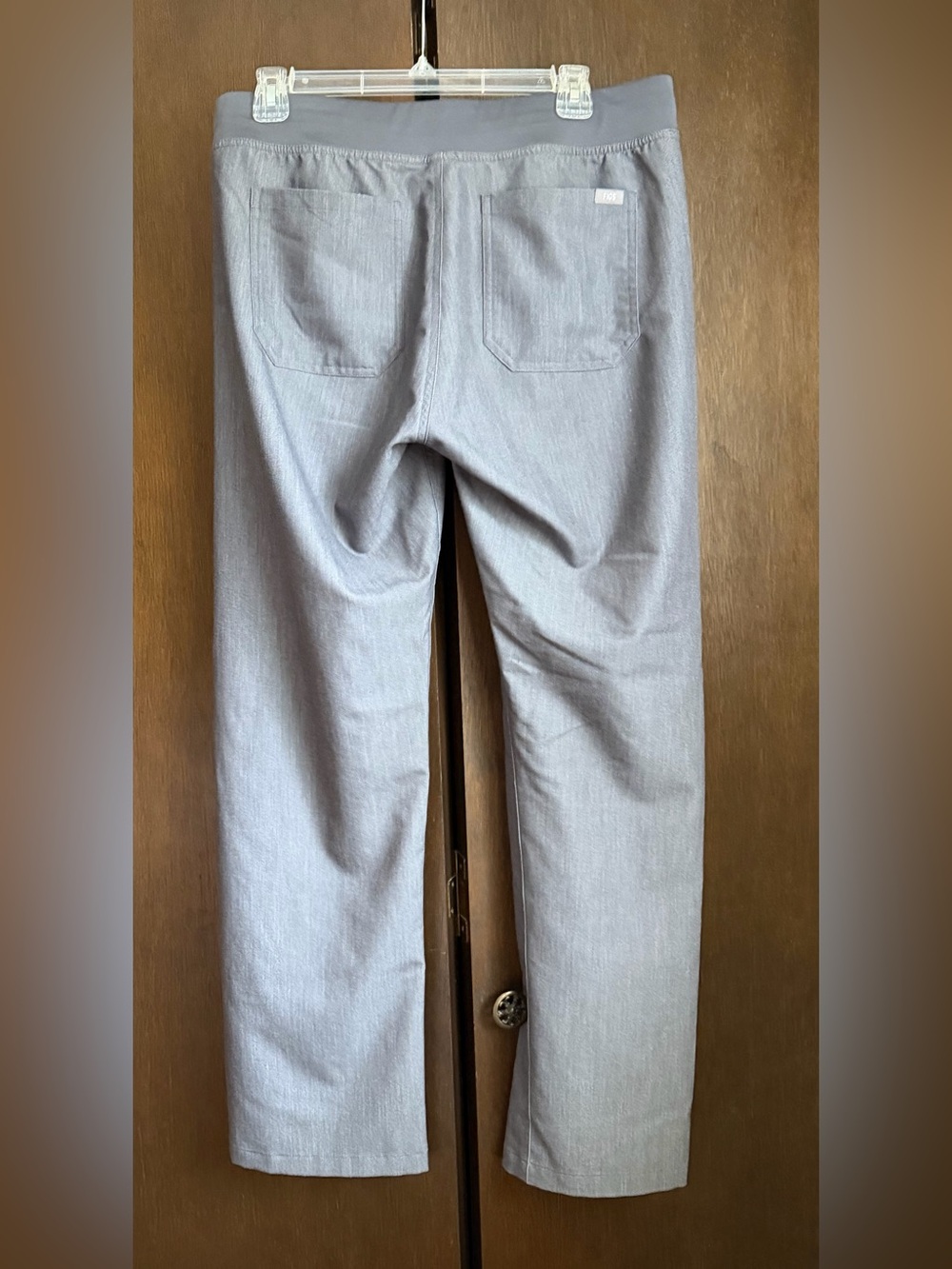 Figs Women’s Technical Collection Scrub Pants (M) and Top (S) - Picture 3 of 8